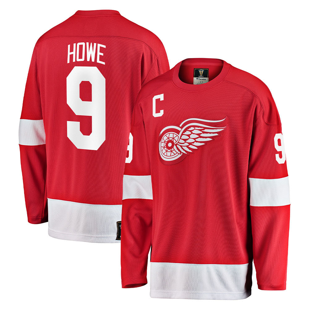 Drake recently posted a custom Nike 'Weston Red Wings' jersey, paying  tribute to his minor hockey program growing up. Featuring crazy…